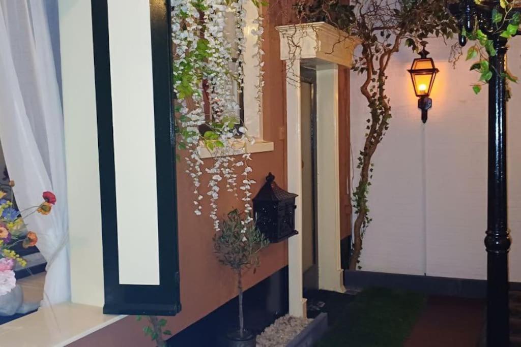 Number 8 Apartment Лейден Екстериор снимка